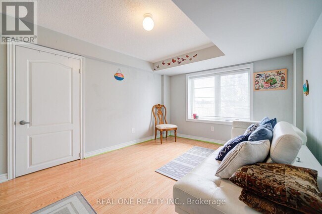 Building Photo - 87 Zokol Dr