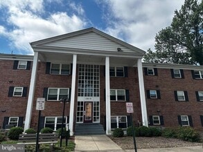 Building Photo - 120 Washington St NE
