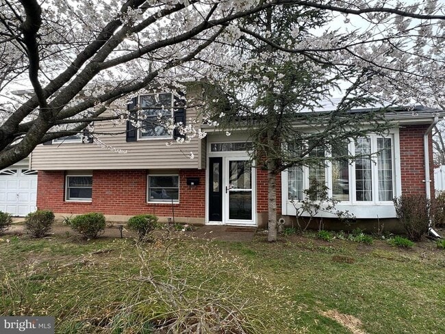 Foto del edificio - 62 Lakeview Ct