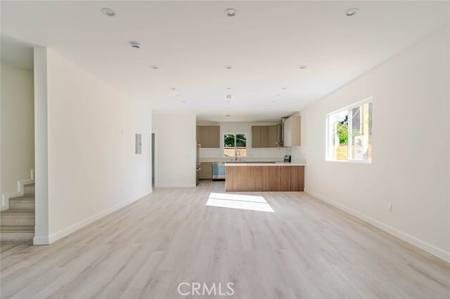 Foto del edificio - 17426 Roscoe Blvd