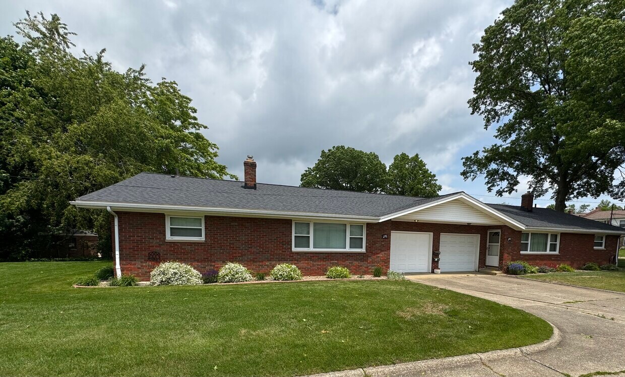 Vista frontal - 270 Kenridge Rd