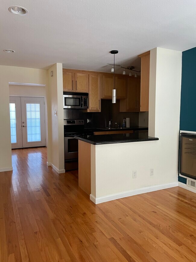 Interior - 4320 Cole Ave