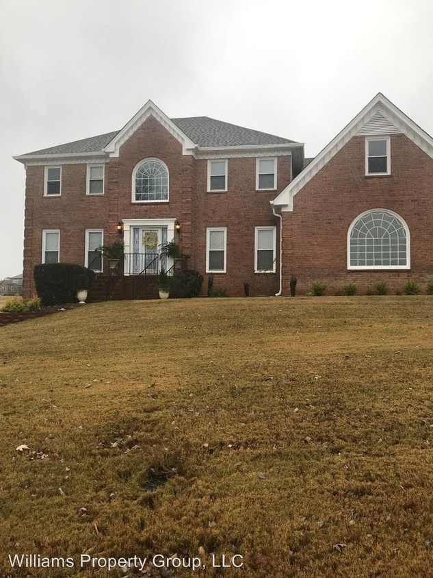 851 Masters Dr, Stone Mountain, GA 30087 House Rental in Stone