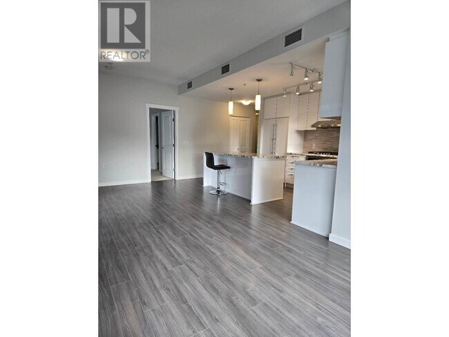 Photo du bâtiment - 9551-9551 Alexandra Rd