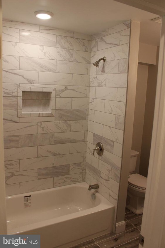 Foto principal - 225 E Market St