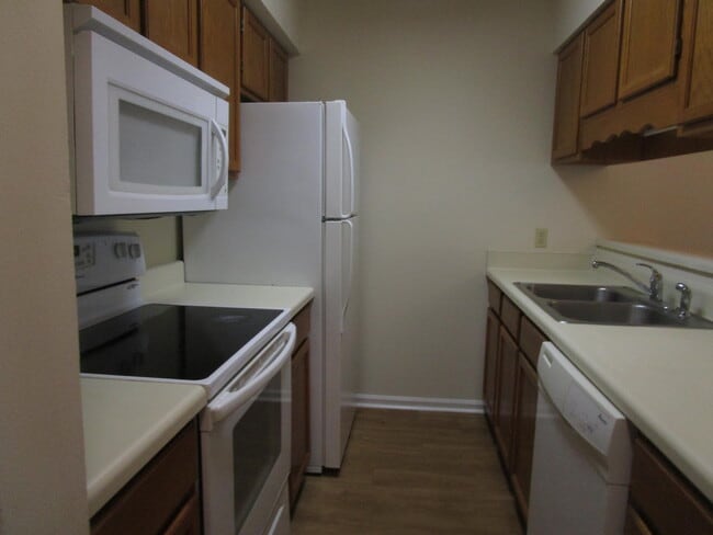 Building Photo - 675 Archdale Dr