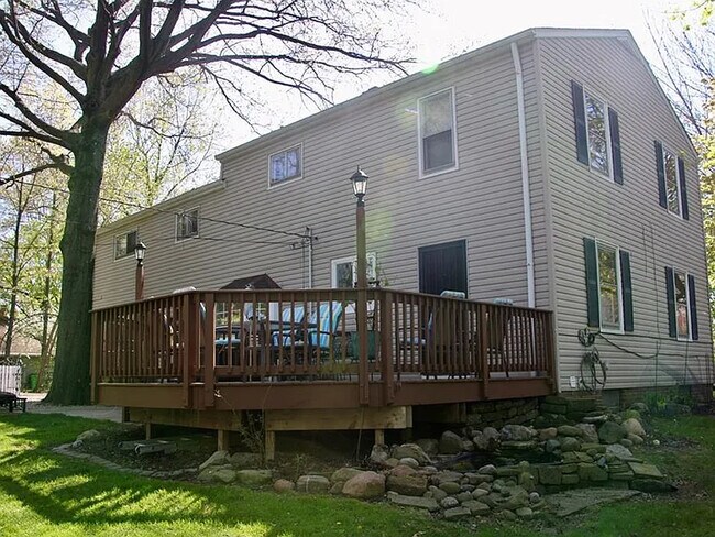 Foto del edificio - 1771 E 234th St