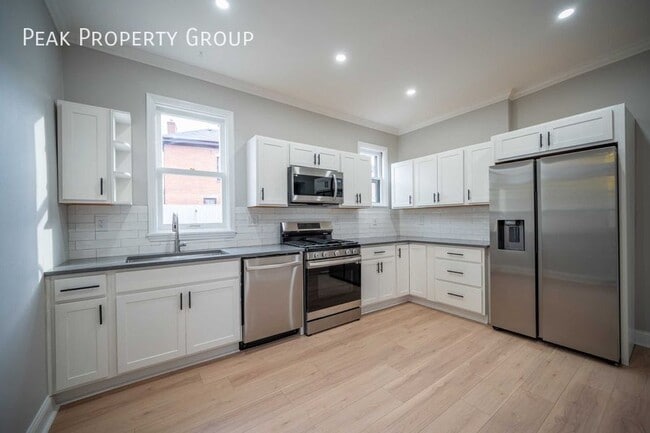 Building Photo - 510 S Lazelle St