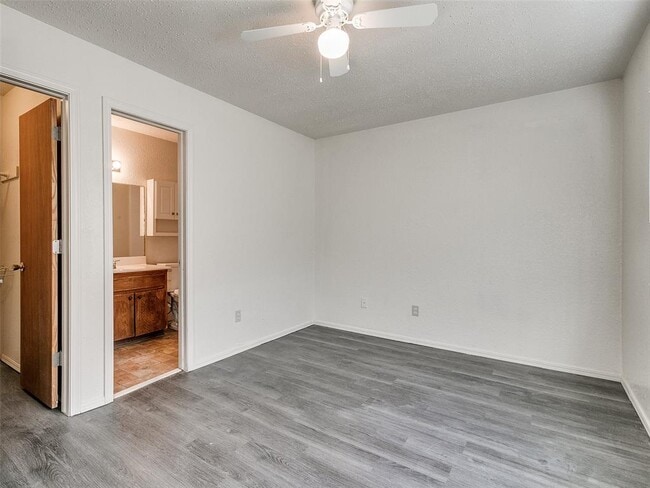 Foto del edificio - 4602 Creek Ct