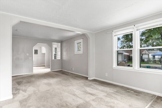 Building Photo - 8062 Chalmers Ave