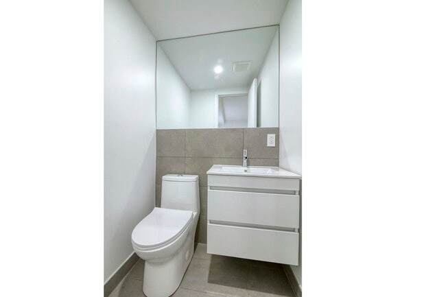 Photo du bâtiment - 1 Cote-Sainte-Catherine