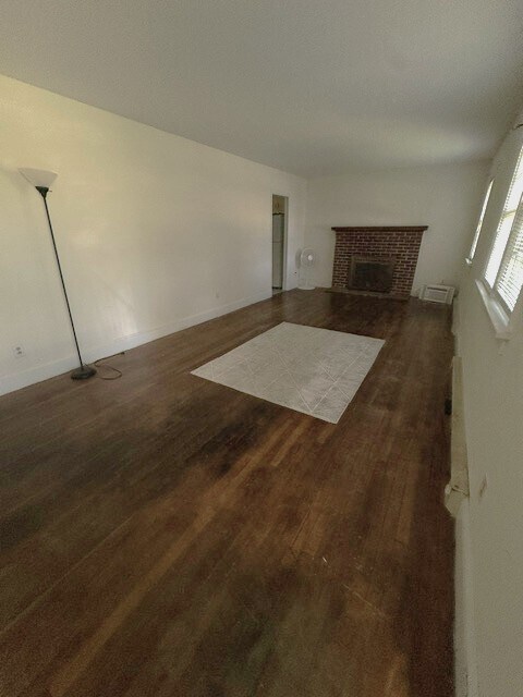 Foto del edificio - 7610 Montrose Ave