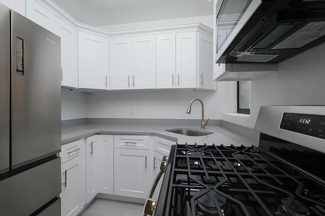 Foto del edificio - 55 E 190th St