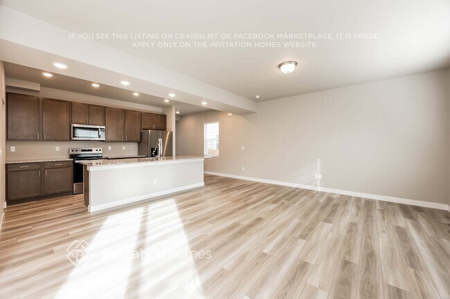 Building Photo - 13573 Arriba Dr