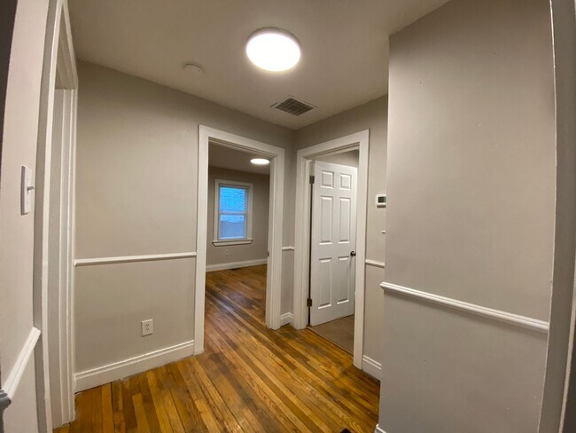Foto del edificio - A Lovely 3 Bedroom, 2 Story Home Off Loudo...