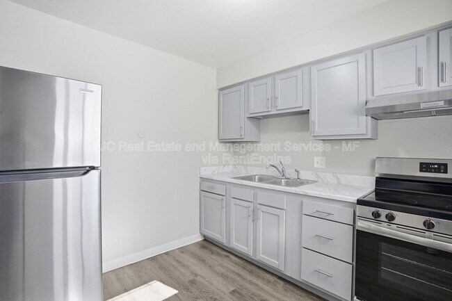 Foto del edificio - 970 N Downing St