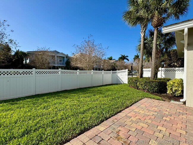 Building Photo - 2758 Avalon Way