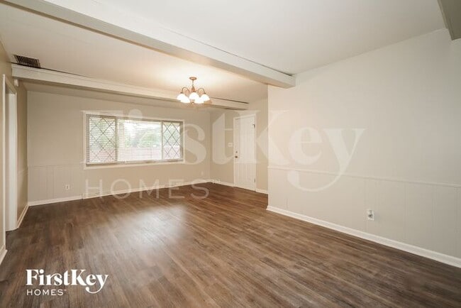 Foto del edificio - 7943 Singleton St