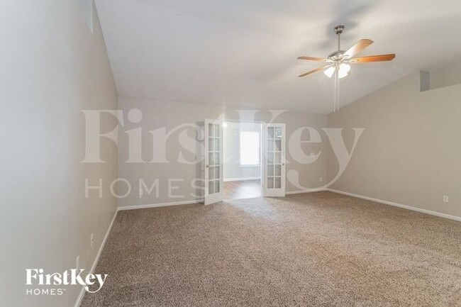 Building Photo - 934 Hyannis Port Dr