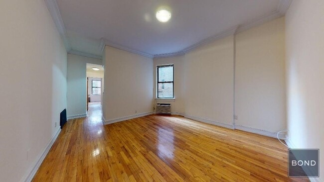 Building Photo - 333 E 84th St