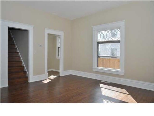 Building Photo - Charming 4-Bedroom, 2-Bathroom Home with T...