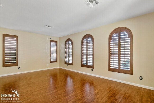 Foto del edificio - Beautiful 4Bdm 2.5Ba Tuscan-Inspired Home Located in the Norterra Area of Phoenix!