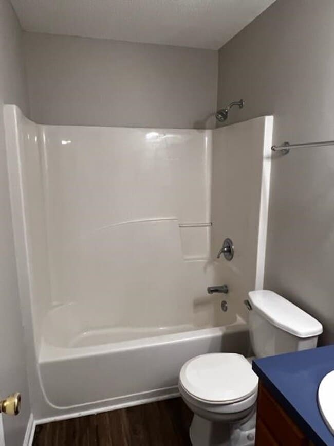 Building Photo - 718 Westbrook Ct