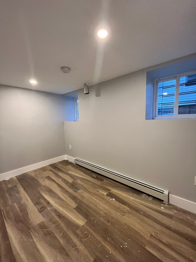 34 Clerk St Basement - 32 Clerk St