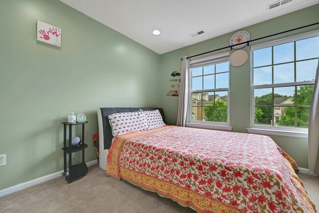 Foto del edificio - 16 Creekside Ct