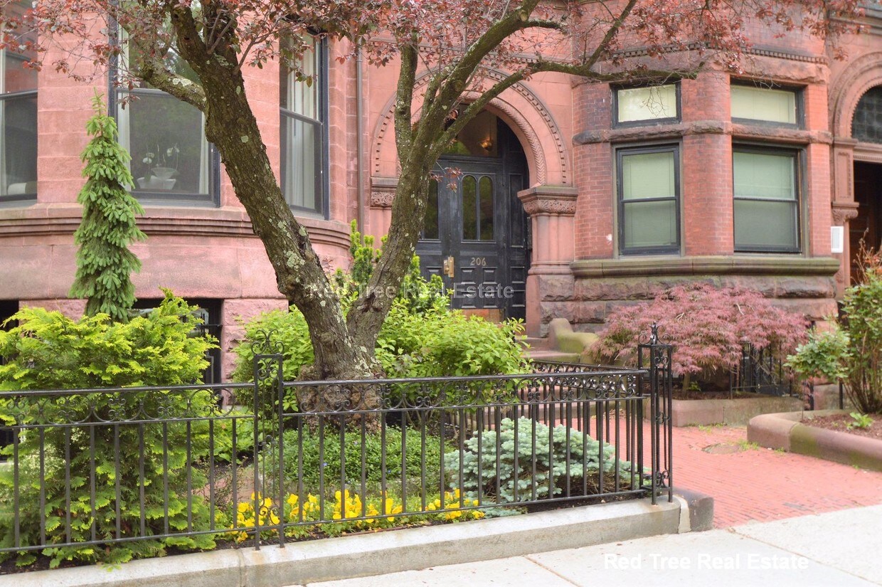 Foto del edificio - 206 Commonwealth Ave