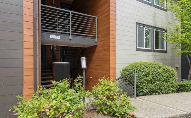 Updated Bellevue Condo with Rare 2 Reserve... - Updated Bellevue Condo with Rare 2 Reserve...