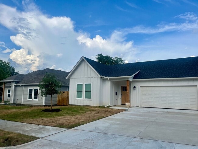 Photo - 3553 Kell St House