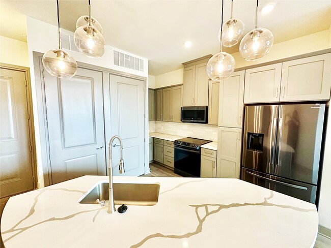 Foto del edificio - 2700 Old Denton Rd