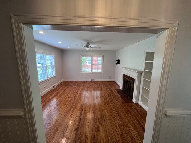 Living room - 2417 Slay Dr