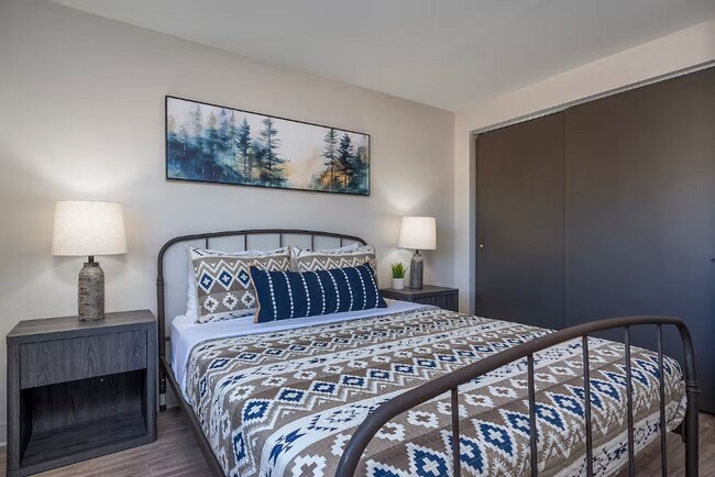 Building Photo - 1430 3rd Ave E