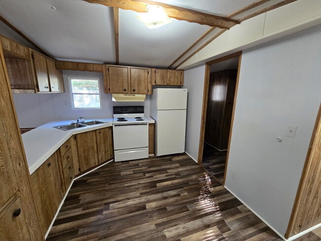 Building Photo - 236 Walnut Branch Dr