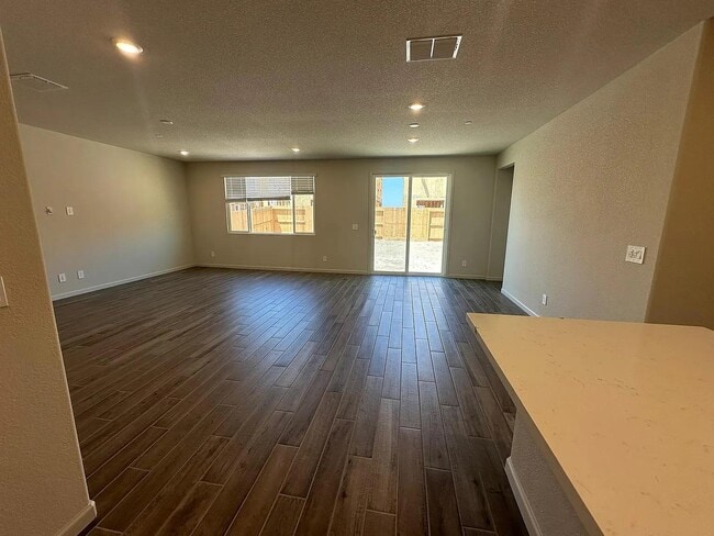 Foto del edificio - 1781 Haines Ave