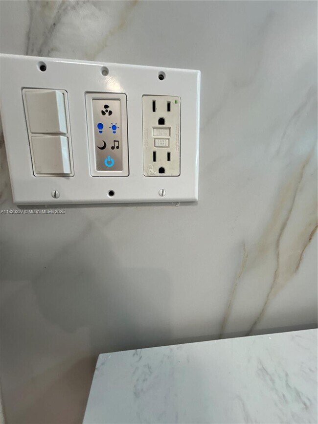 Foto del edificio - 2862 NE 32nd St