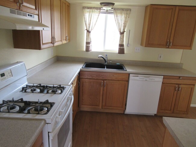 Foto del edificio - 4 bedroom 3 bathroom w/basement