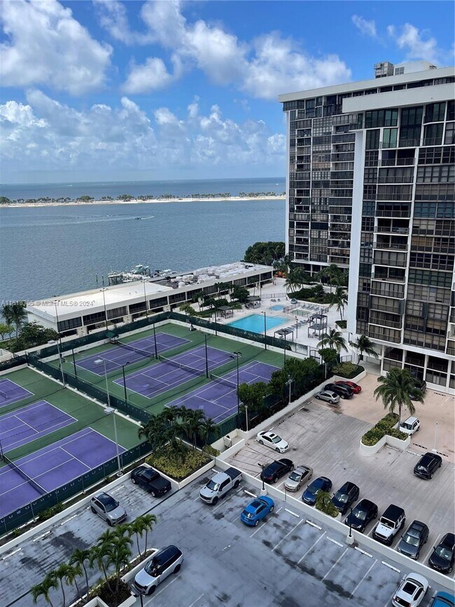 Building Photo - 1901 Brickell Ave