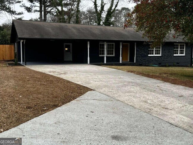 Building Photo - 1605 Brockett Rd