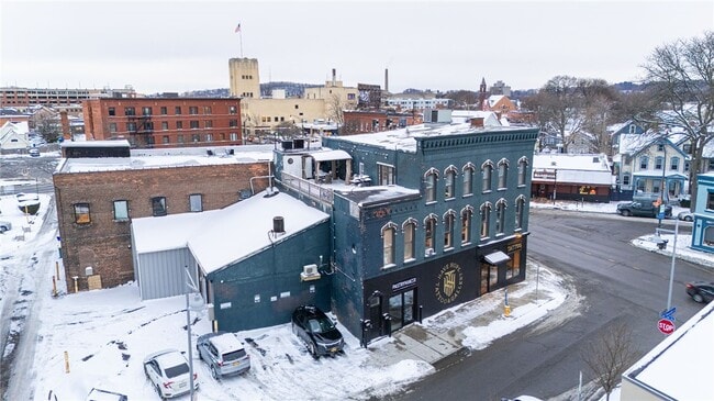 Foto del edificio - 186 Monroe Ave