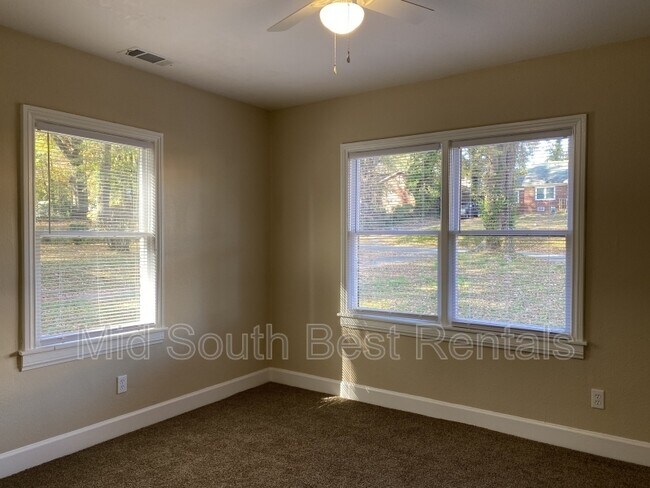 Building Photo - 2221 Carnes Ave