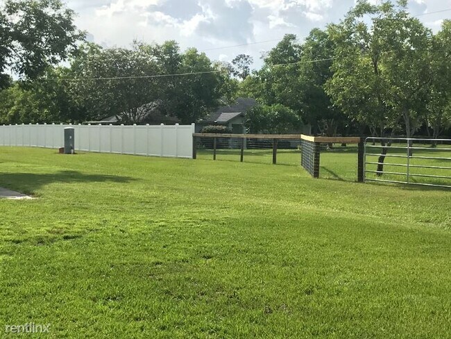 Building Photo - 2 br, 2 bath House - 26831 COUNTY ROAD 49