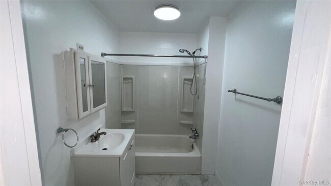 Foto del edificio - 315 W Main St