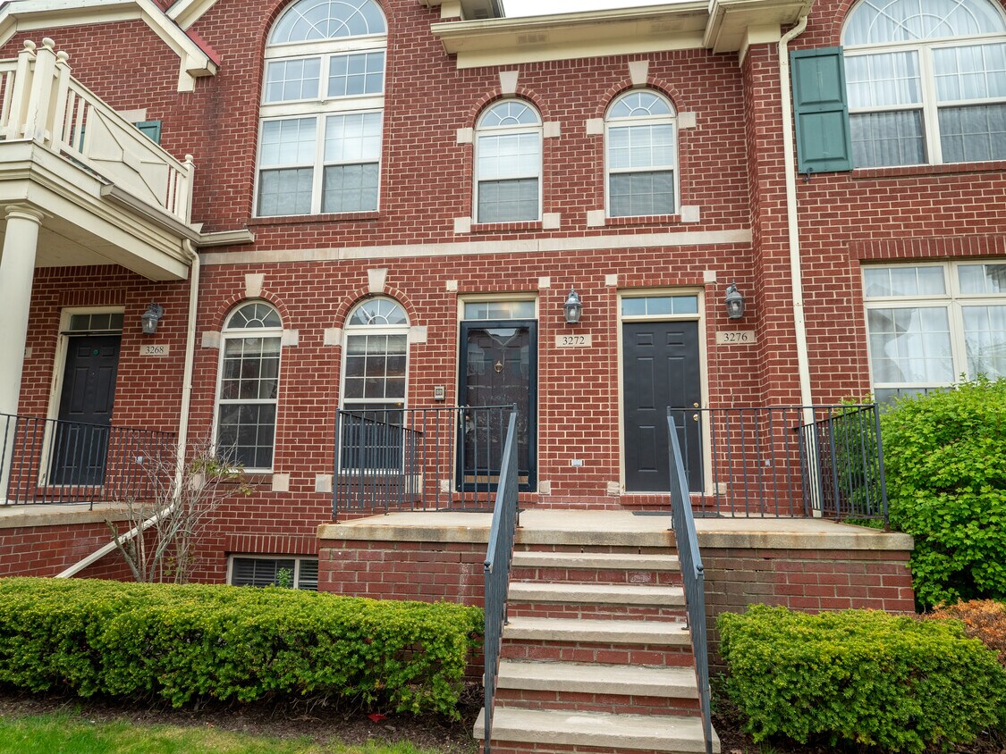 Primary Photo - 3272 Newbury Pl