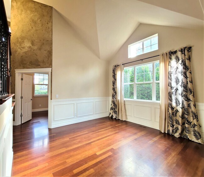 Foto del edificio - Luxurious 4 Bed/2.5 Bath Lynnwood Home - Available Now!