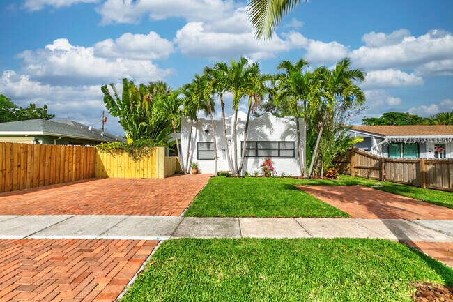 Building Photo - 719 Franklin Rd