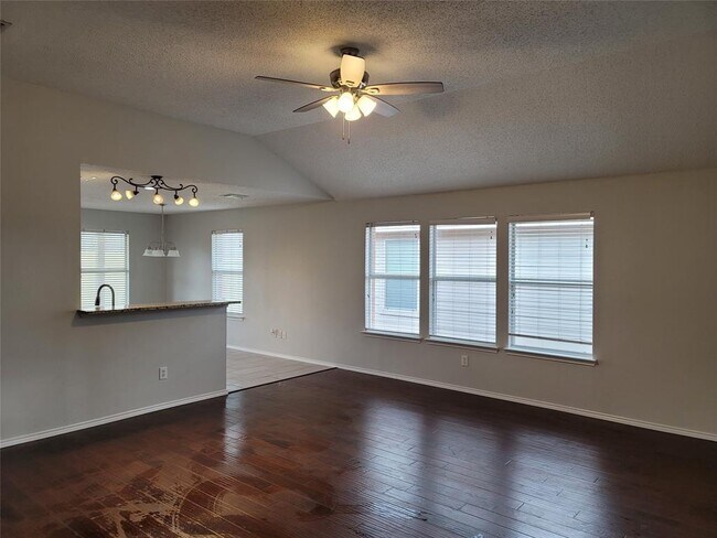 Building Photo - 1706 Willow Way