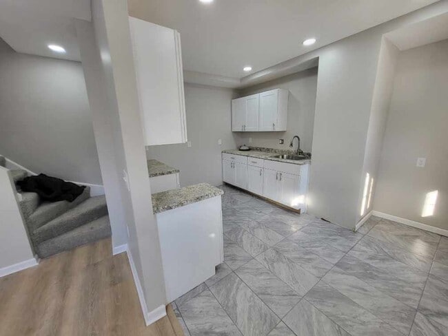 Cocina - 1581 E 47th St